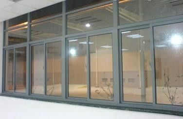 Ufficio Grey Single Glass Slider Window scuro/finestra di scivolamento interna orizzontale