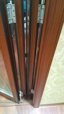 Grano di legno temperato della Bi di Outerior delle porte di alluminio insonorizzate del popolare dipinto